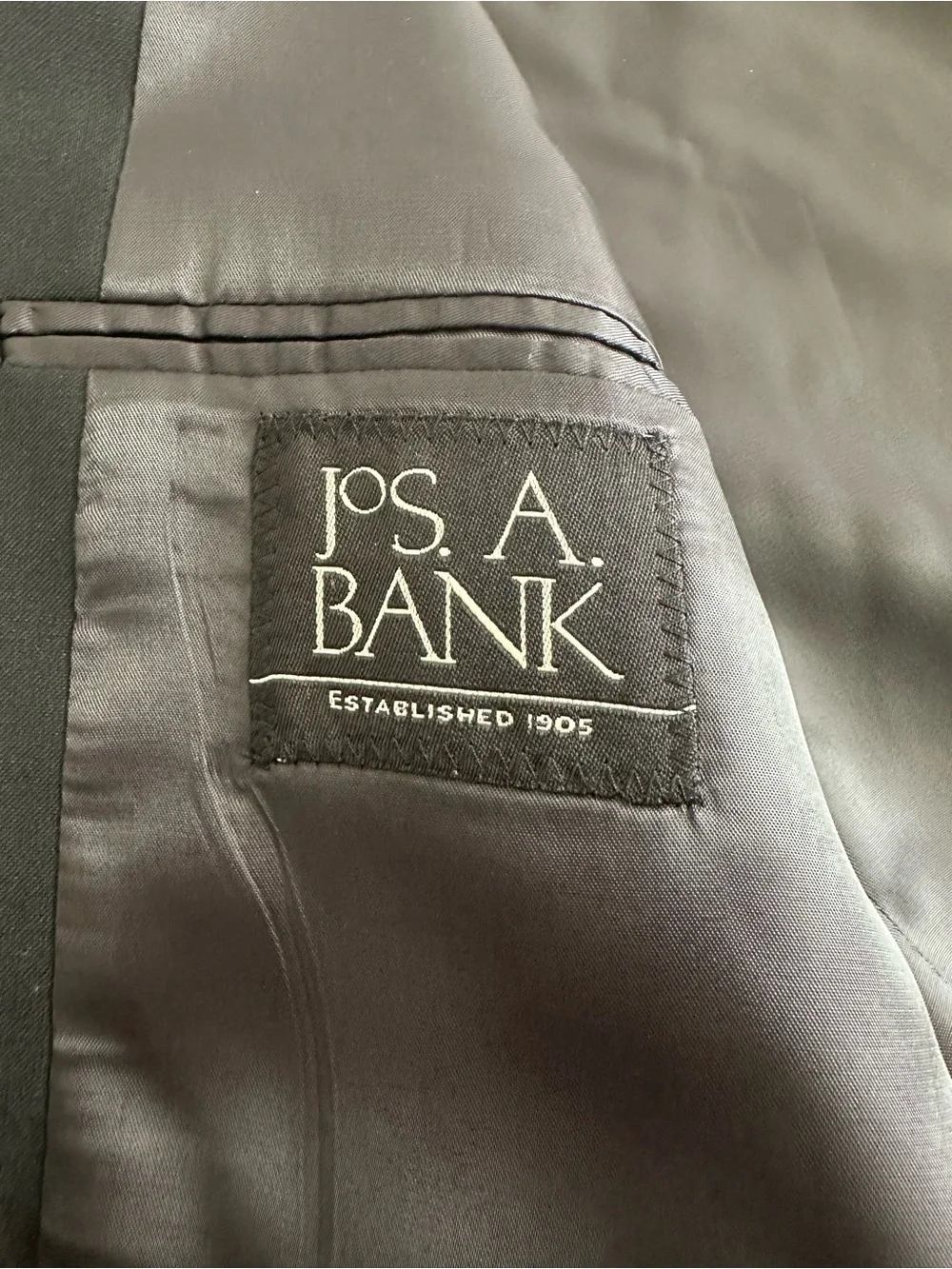 Jos. A. Bank Black 100% Wool Suit Jacket 43R 2-Button Notch Lapel Single Vent